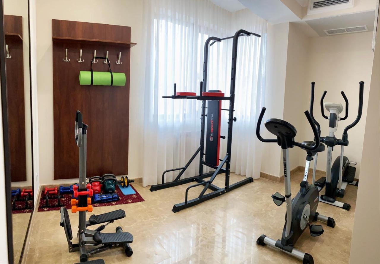 Ambassador Hotel تشيسيناو المظهر الخارجي الصورة