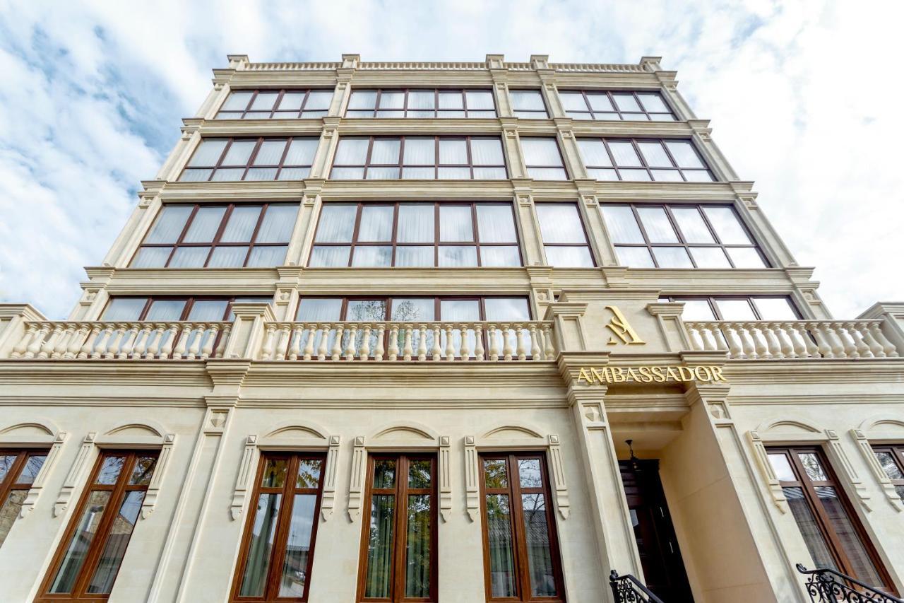 Ambassador Hotel تشيسيناو المظهر الخارجي الصورة